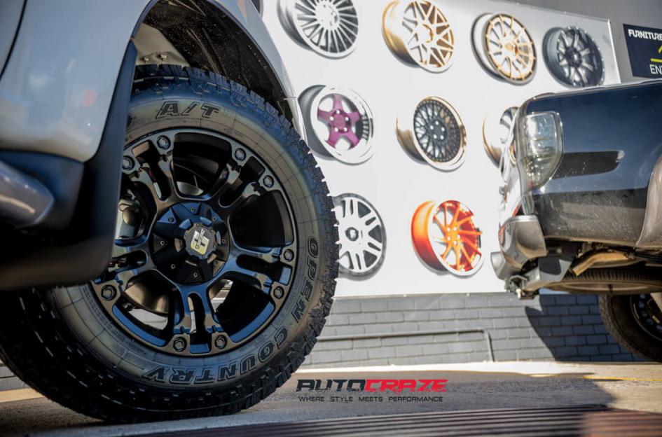 ISUZU DMAX VAPOR MATTE BLACK
